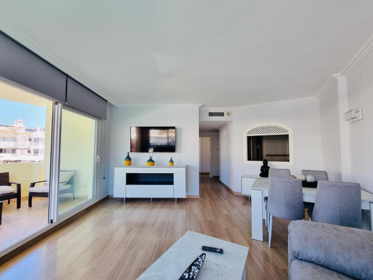 Apartament G&G Isla Marina Puerto Benalmádena Zewnętrze zdjęcie